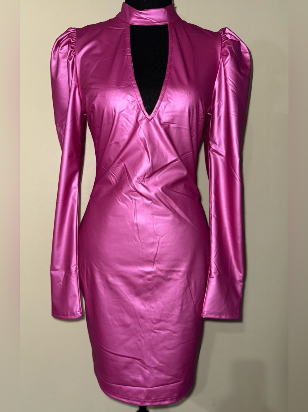 Fitted V-Neck Long Sleeve Dress in Hot Pink size S new with out tag . - Picture 9 of 16